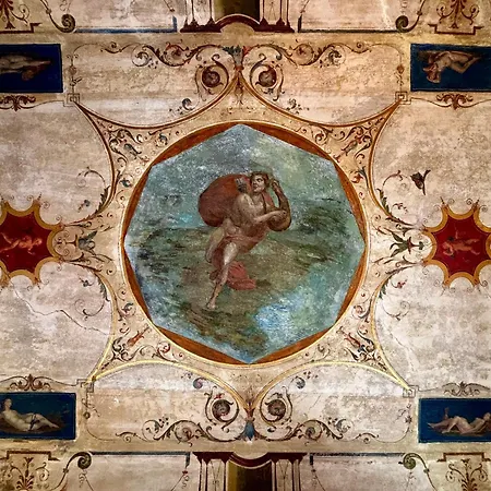 Apartment Atelier Ed Affreschi A Campo De Fiori Rome